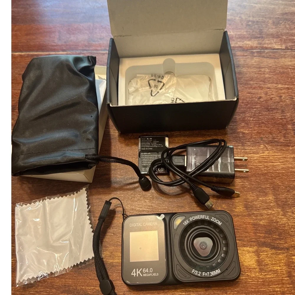 4K Digital Camera 64MP Vlogging Camera 18X Zoom 2.8in Screen Black New